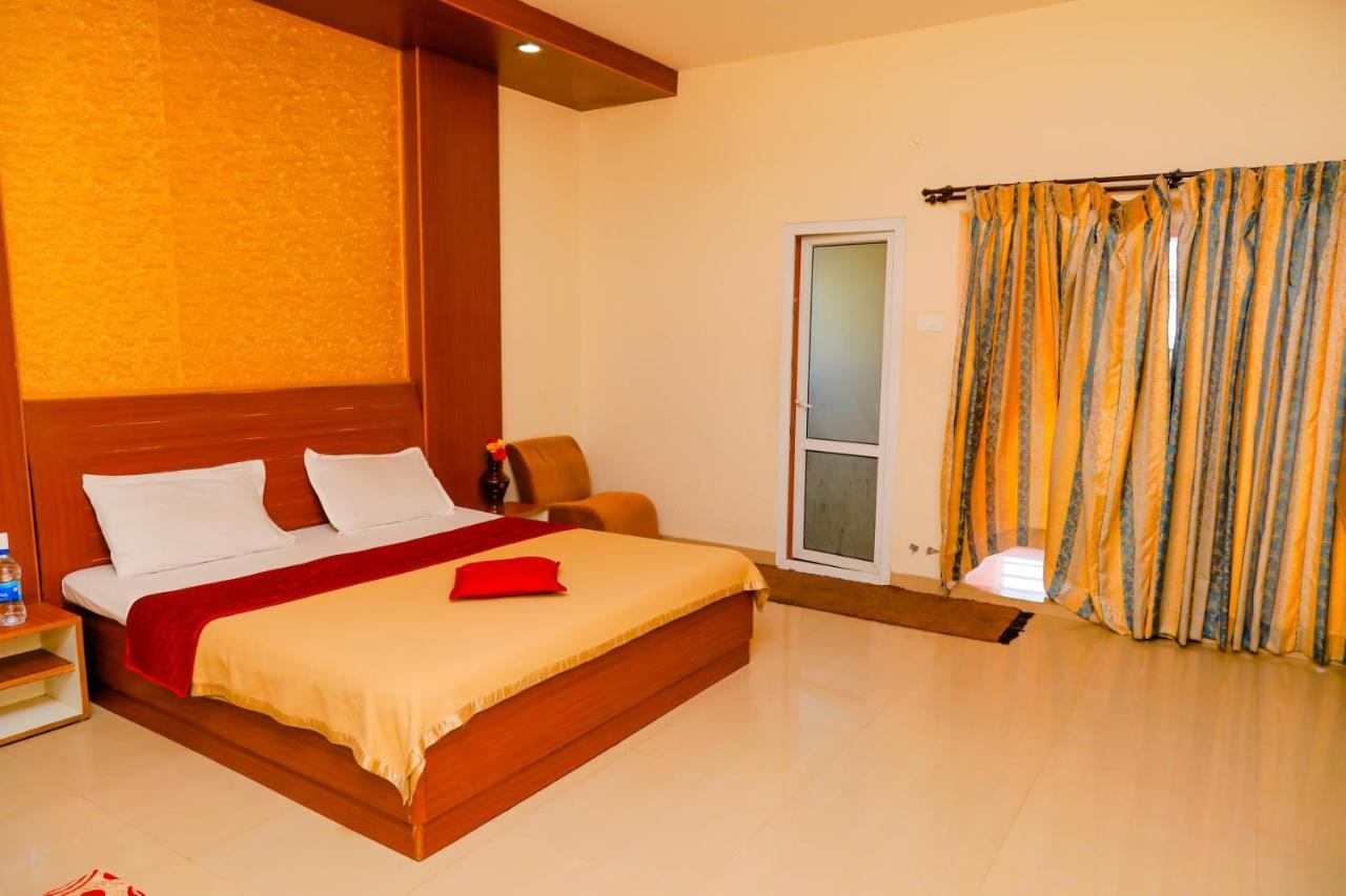 Hotel Jk Grand Yercaud Eksteriør bilde